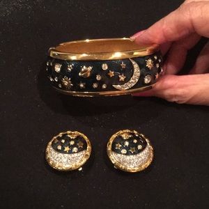 Swarovski Navy Blue Bracelet & clip on earrings